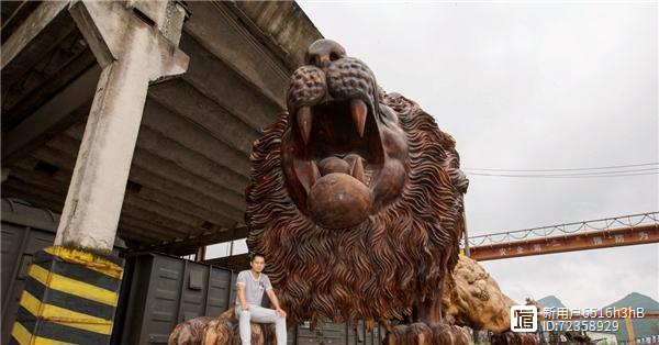 广西男子花200万买了根木头，半年后雕出15米雄狮：300万也不卖