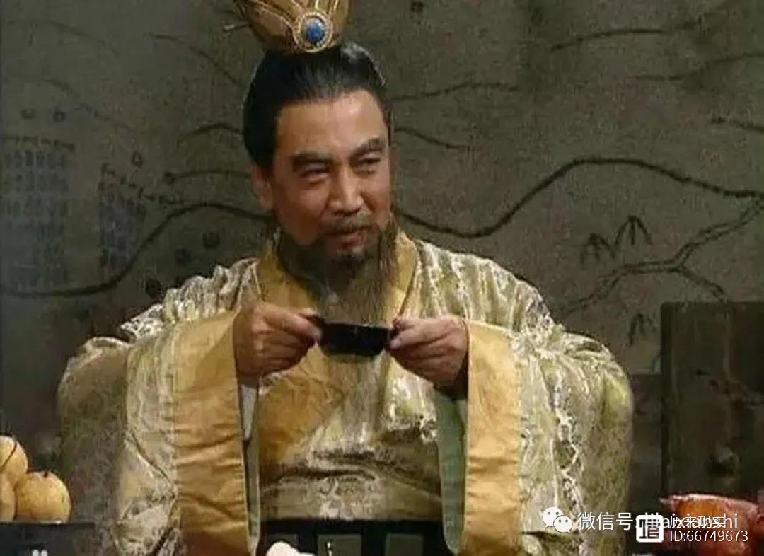 刘备不重视一谋士，被曹操挖走三代重用，后代还出了个新中国元帅