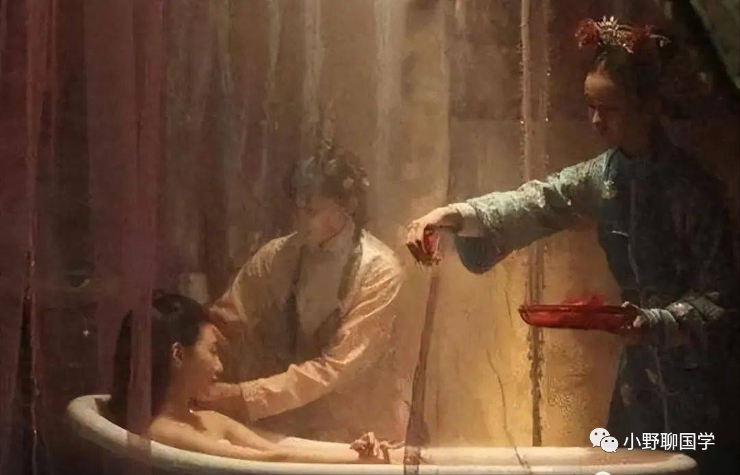 古代太监伺候妃子洗澡，明明是个美差，为何却一脸痛苦不愿接受？