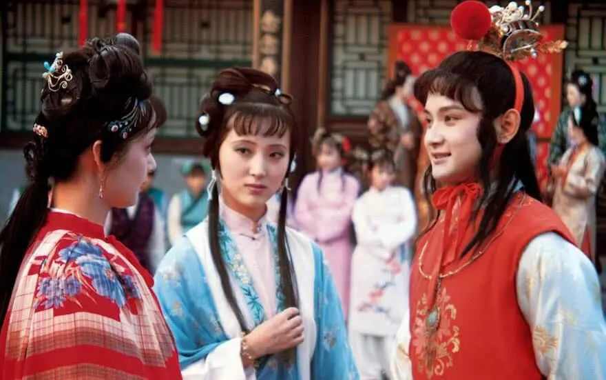 《红楼梦》：贾宝玉除了林黛玉和薛宝钗，就不能娶别人吗？